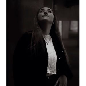 Meet your Posher, Caitlyn